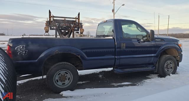 Image of Ford F-350 equipment image 3
