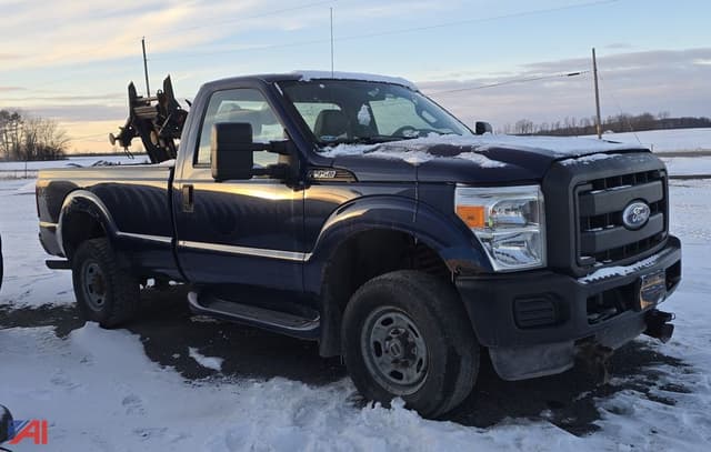 Image of Ford F-350 equipment image 4