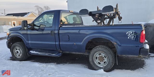 Image of Ford F-350 equipment image 1