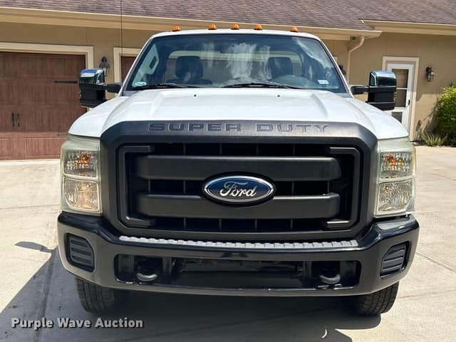 Image of Ford F-350 equipment image 1