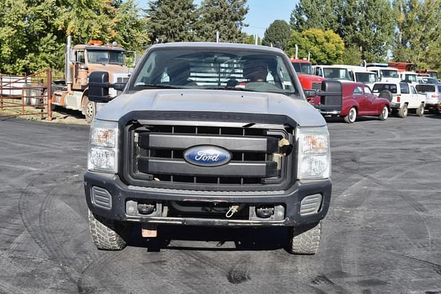 Image of Ford F-350 equipment image 3