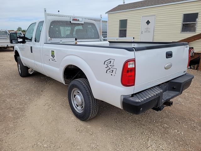 Image of Ford F-350 equipment image 3