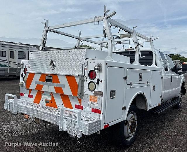 Image of Ford F-350 equipment image 4