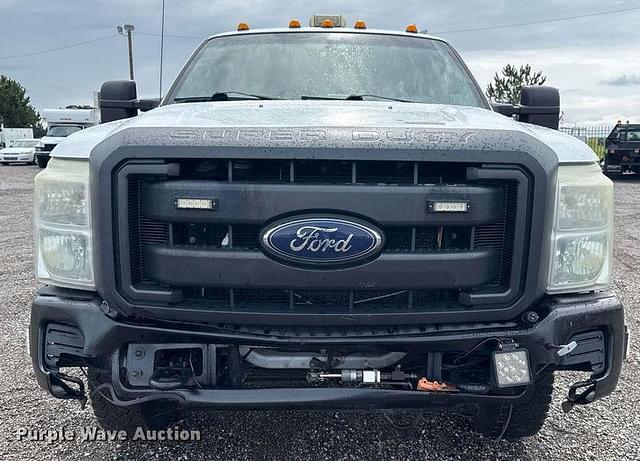 Image of Ford F-350 equipment image 1
