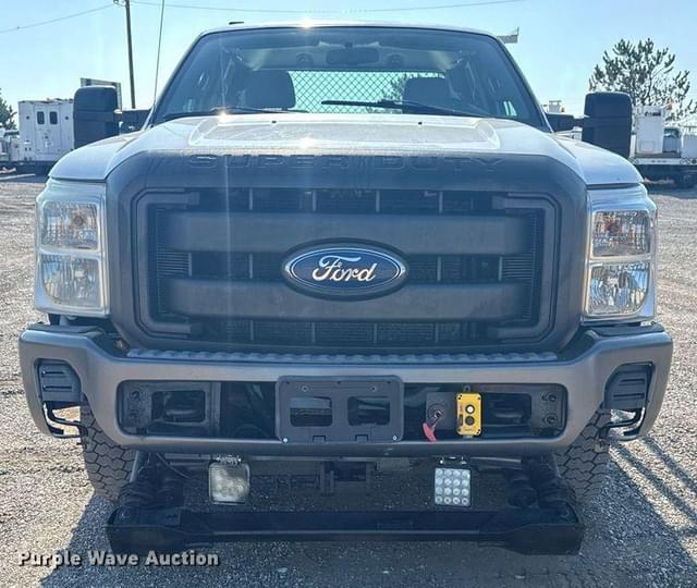 Image of Ford F-350 equipment image 1