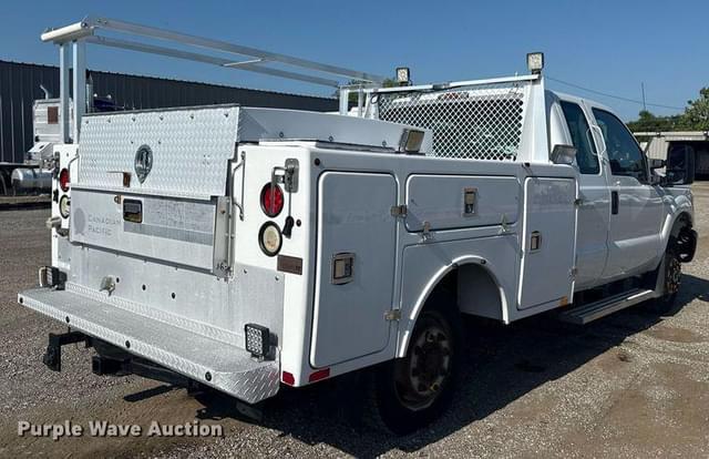 Image of Ford F-350 equipment image 4