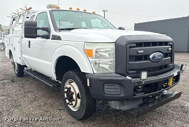 Image of Ford F-350 equipment image 2