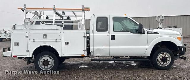 Image of Ford F-350 equipment image 3