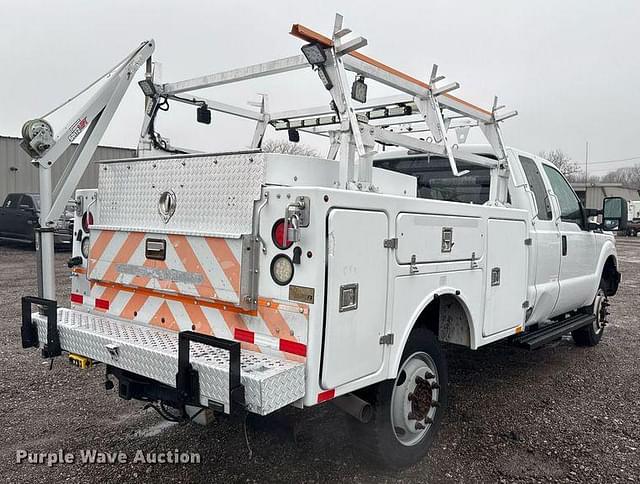 Image of Ford F-350 equipment image 4