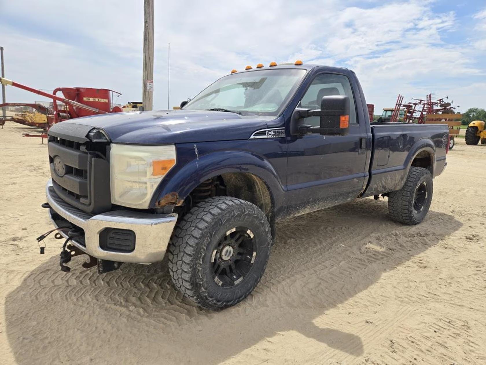 2011 Ford F-350 Equipment Image0