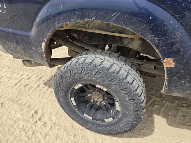 Image of Ford F-350 equipment image 4