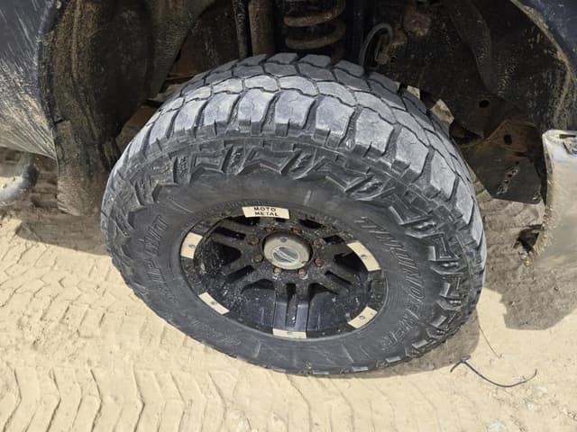 Image of Ford F-350 equipment image 3