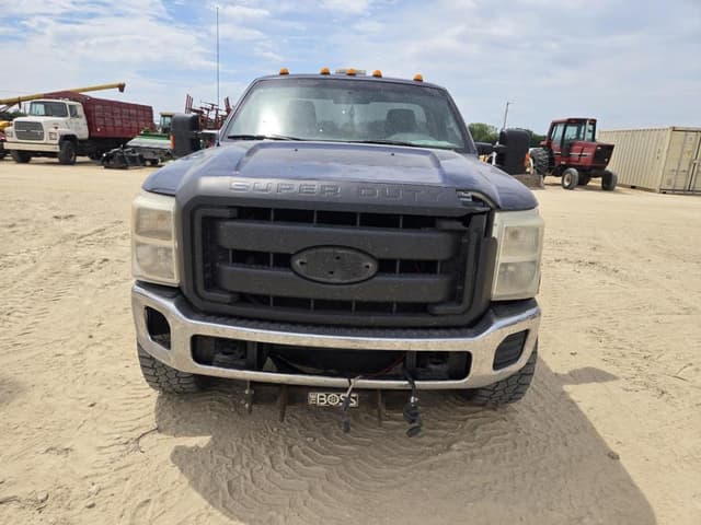 Image of Ford F-350 equipment image 1