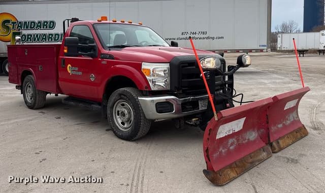 Image of Ford F-350 equipment image 2