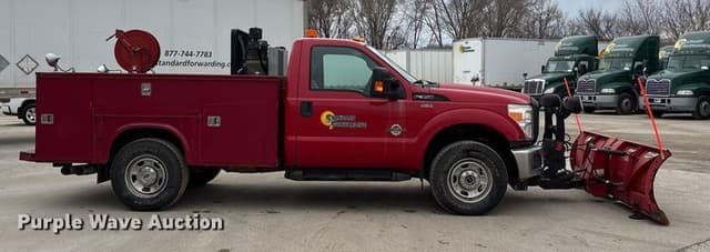 Image of Ford F-350 equipment image 3