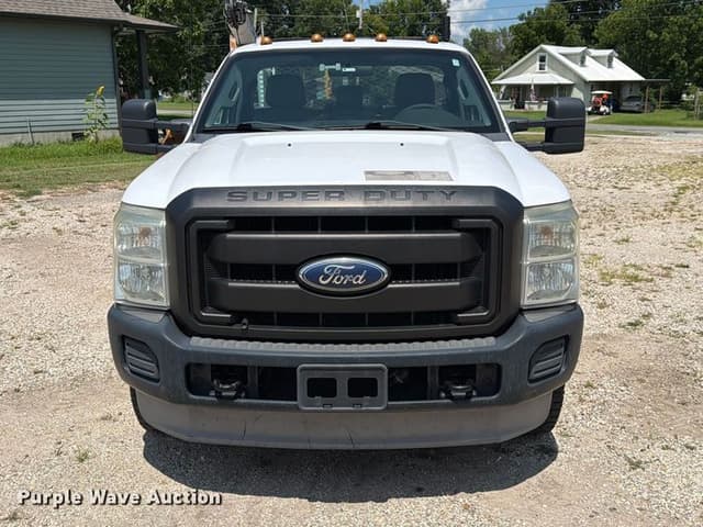 Image of Ford F-350 equipment image 1