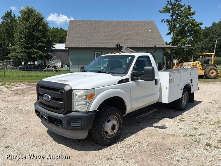 2011 Ford F-350 Equipment Image0