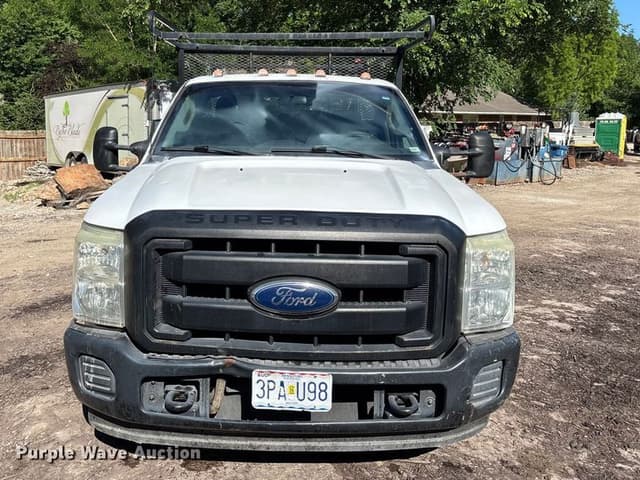Image of Ford F-350 equipment image 1