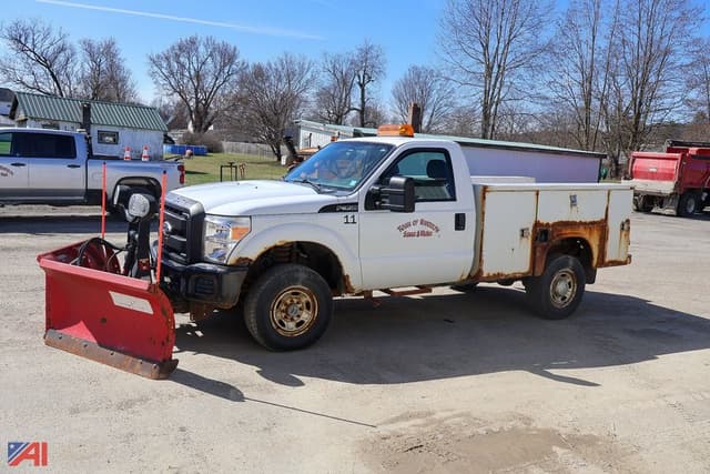 Image of Ford F-350 equipment image 1