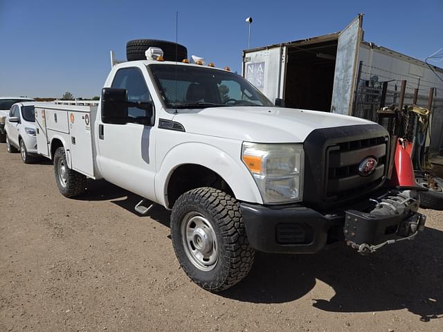 Image of Ford F-350 equipment image 1