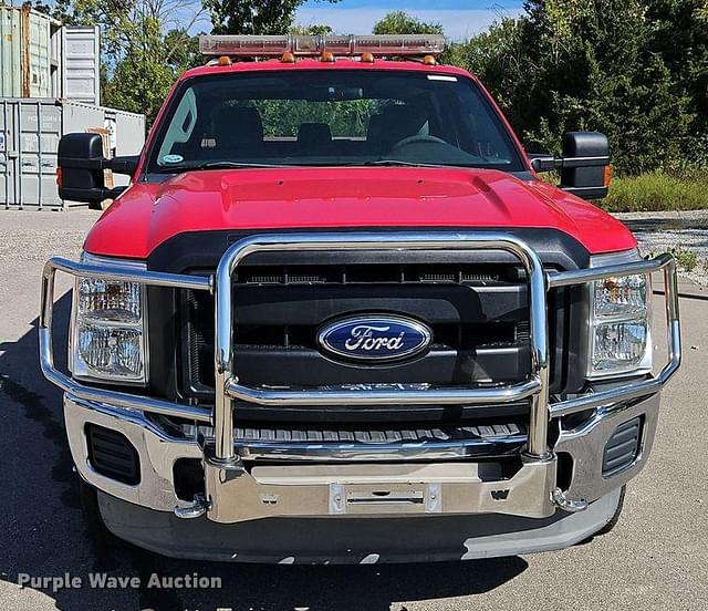 Image of Ford F-350 equipment image 1