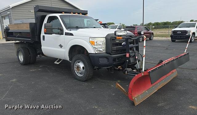 Image of Ford F-350 equipment image 2