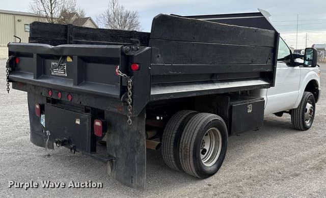 Image of Ford F-350 equipment image 4