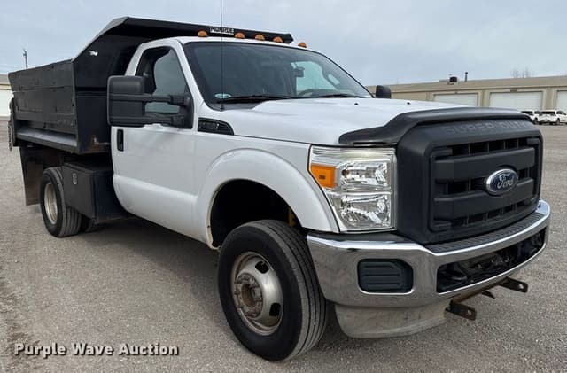 Image of Ford F-350 equipment image 2