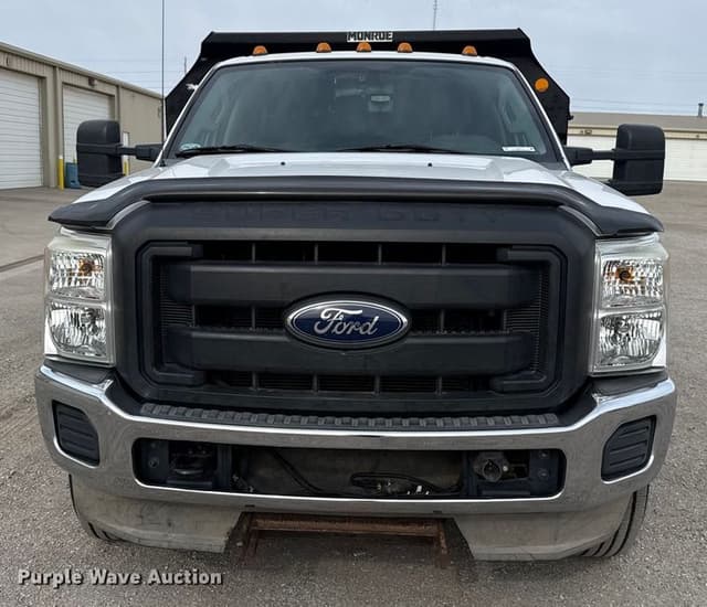 Image of Ford F-350 equipment image 1