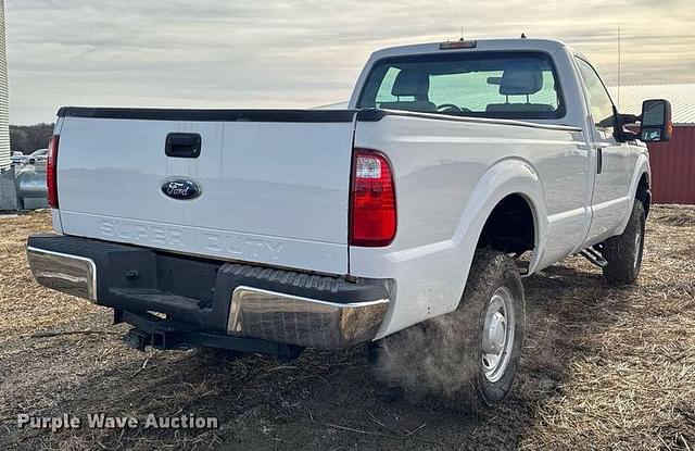 Image of Ford F-350 equipment image 4