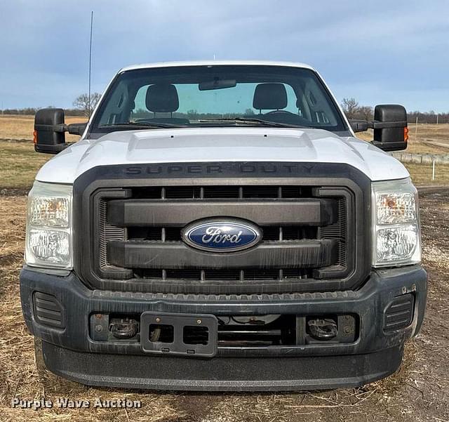 Image of Ford F-350 equipment image 1