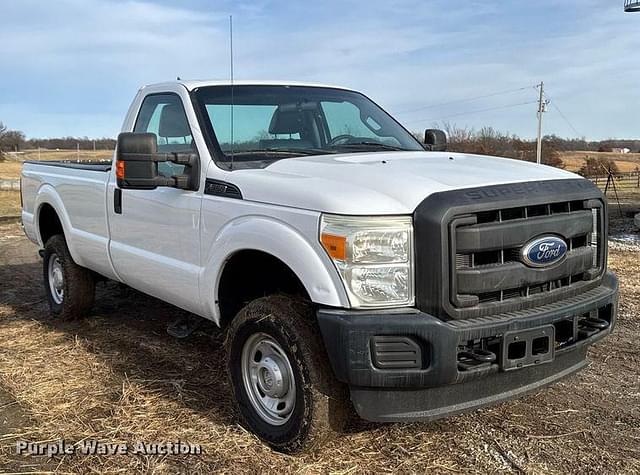 Image of Ford F-350 equipment image 2