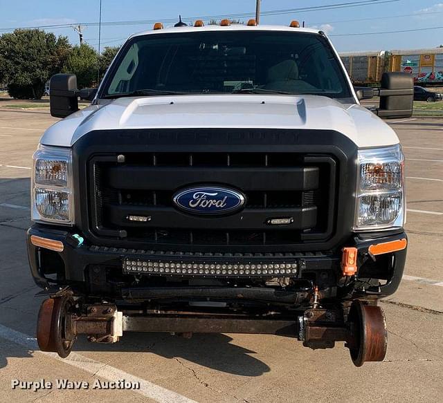 Image of Ford F-350 equipment image 1