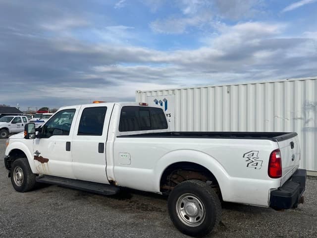 Image of Ford F-350 equipment image 1