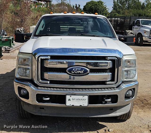 Image of Ford F-350 equipment image 1