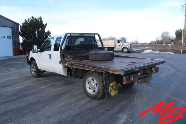 Image of Ford F-350 equipment image 2