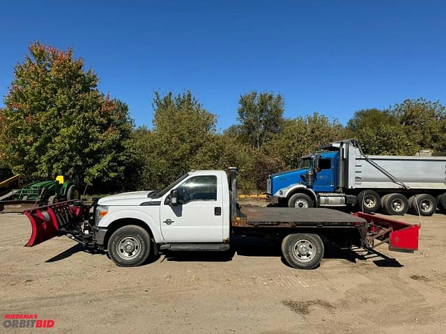 Image of Ford F-350 equipment image 1