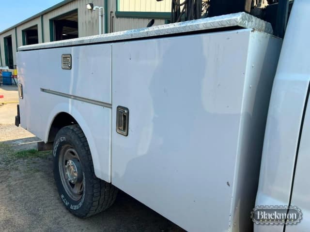 Image of Ford F-350 equipment image 4