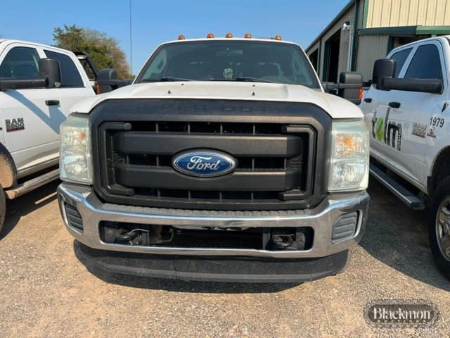 Image of Ford F-350 equipment image 1