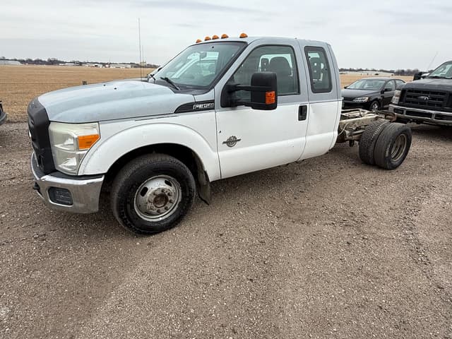 Image of Ford F-350 equipment image 1