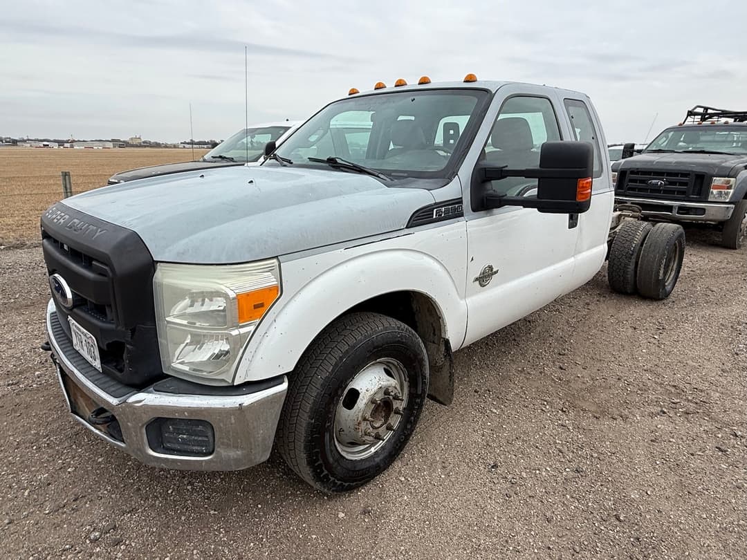 Image of Ford F-350 Primary image