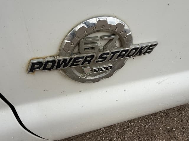 Image of Ford F-350 equipment image 4