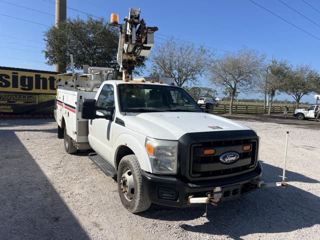 Image of Ford F-350 equipment image 4