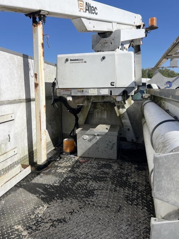 Image of Ford F-350 equipment image 3