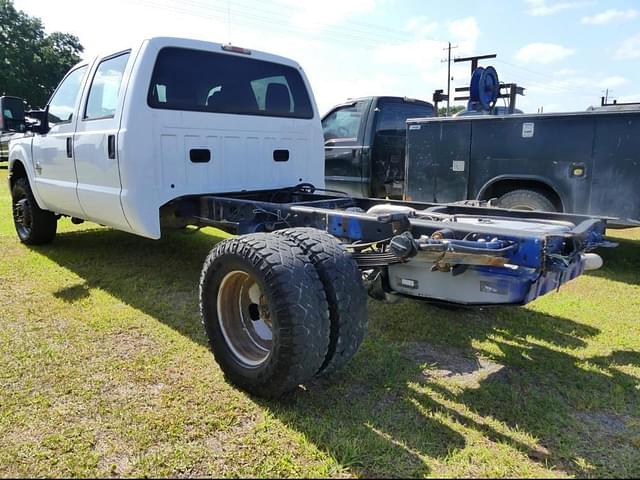 Image of Ford F-350 equipment image 3
