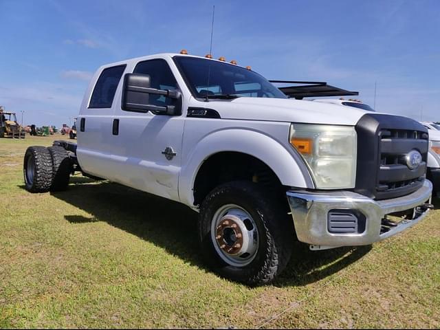Image of Ford F-350 equipment image 1