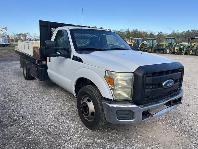 Image of Ford F-350 equipment image 3