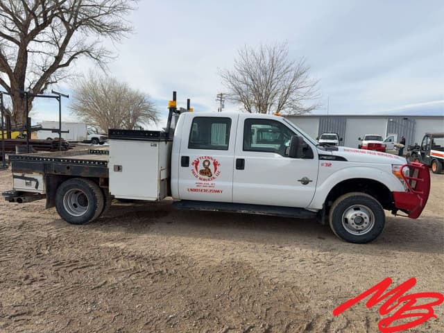 Image of Ford F-350 equipment image 4