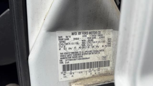 Image of Ford F-350 equipment image 2