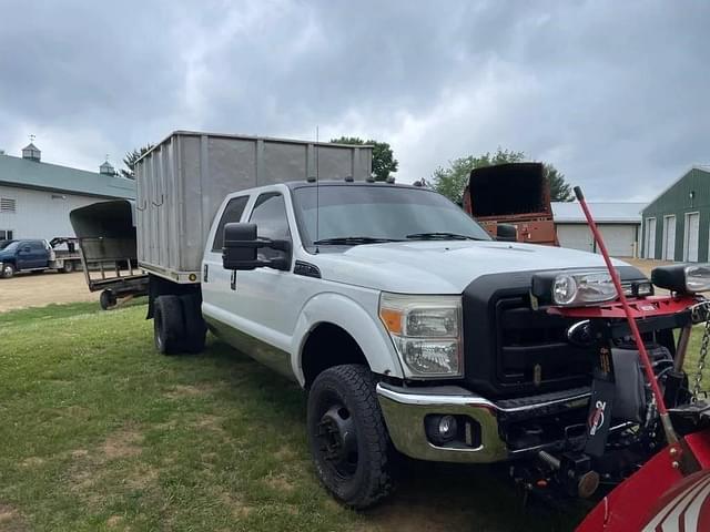 Image of Ford F-350 equipment image 3